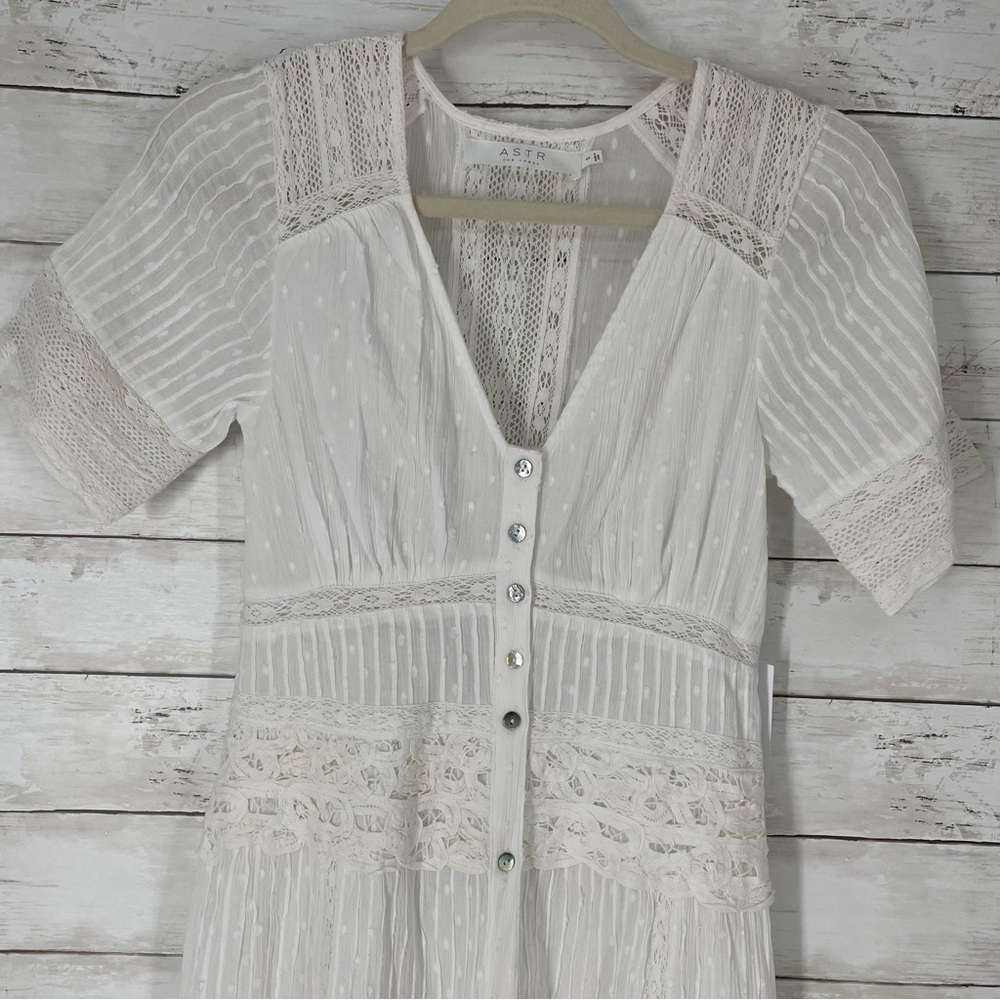 ASTR the Label Honeymoon Lace Midi Dress White Size S Pin-tuck Lace Cotton NWT - Picture 6 of 16